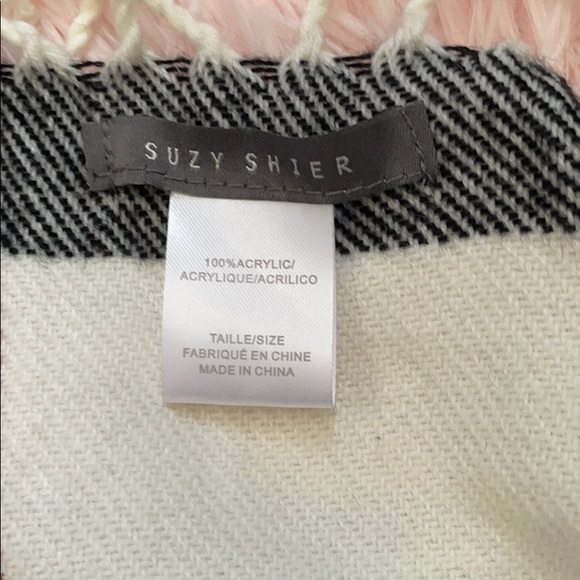 Suzy Shier OS zip up Poncho - Picture 2 of 3